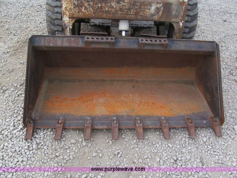 image for item E5769 1989 Bobcat 743 skid steer