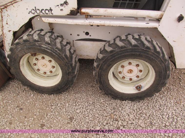 image for item E5769 1989 Bobcat 743 skid steer