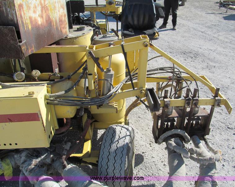 image for item E5786 600 lbs ride-on thermoplastic applicator