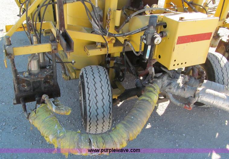 image for item E5786 600 lbs ride-on thermoplastic applicator