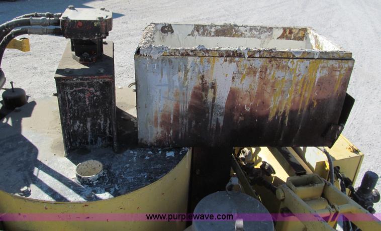 image for item E5786 600 lbs ride-on thermoplastic applicator