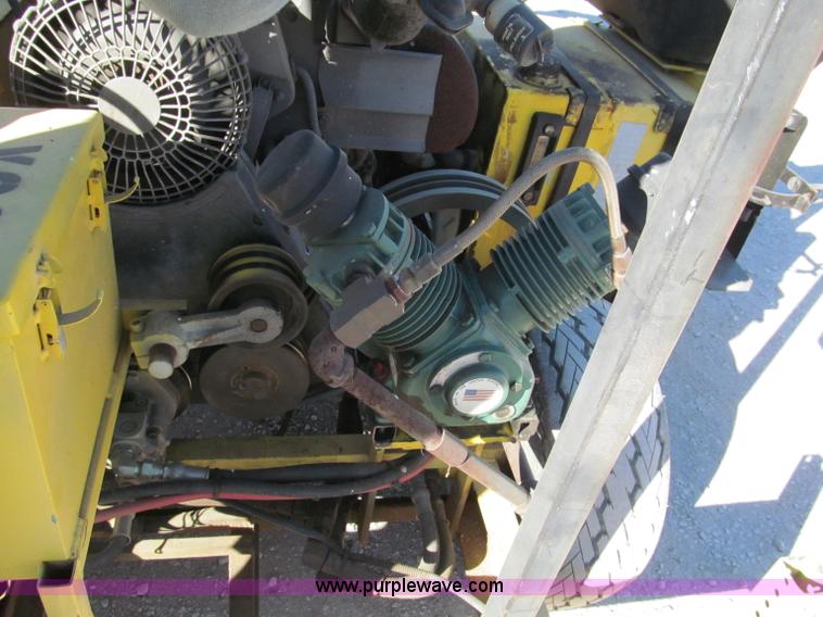 image for item E5786 600 lbs ride-on thermoplastic applicator