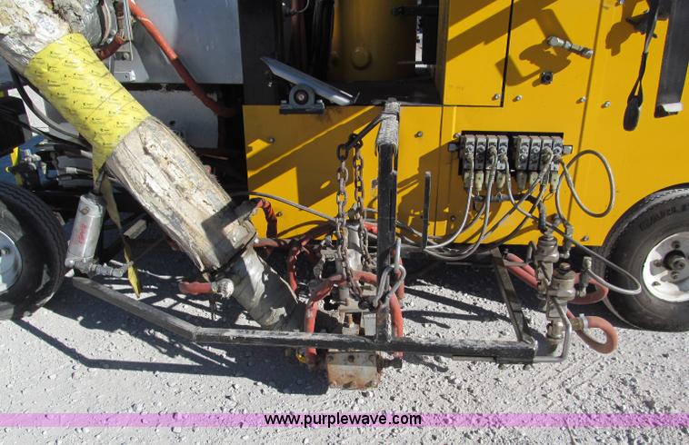 image for item E5787 Stimsonite Titan 1000D long line thermoplastic ride-on applicator with transport trailer