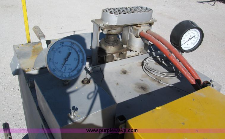 image for item E5787 Stimsonite Titan 1000D long line thermoplastic ride-on applicator with transport trailer