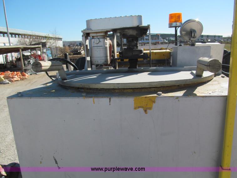 image for item E5787 Stimsonite Titan 1000D long line thermoplastic ride-on applicator with transport trailer