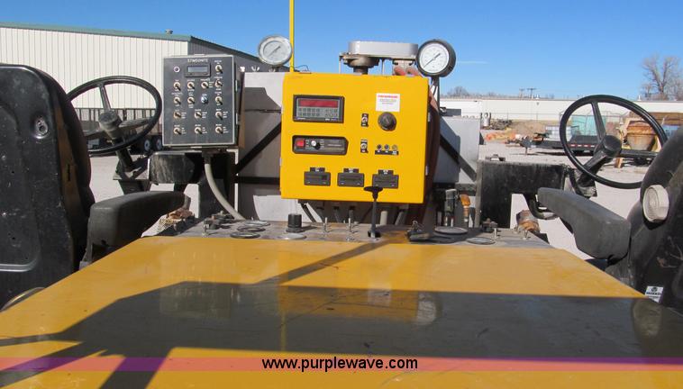 image for item E5787 Stimsonite Titan 1000D long line thermoplastic ride-on applicator with transport trailer