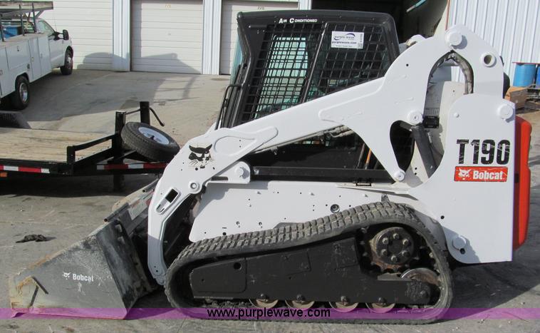 image for item E5788 2007 Bobcat T190 track skid steer