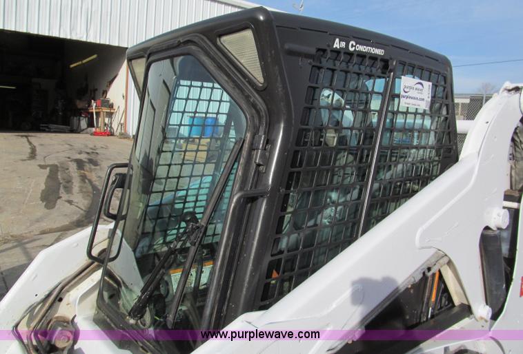 image for item E5788 2007 Bobcat T190 track skid steer