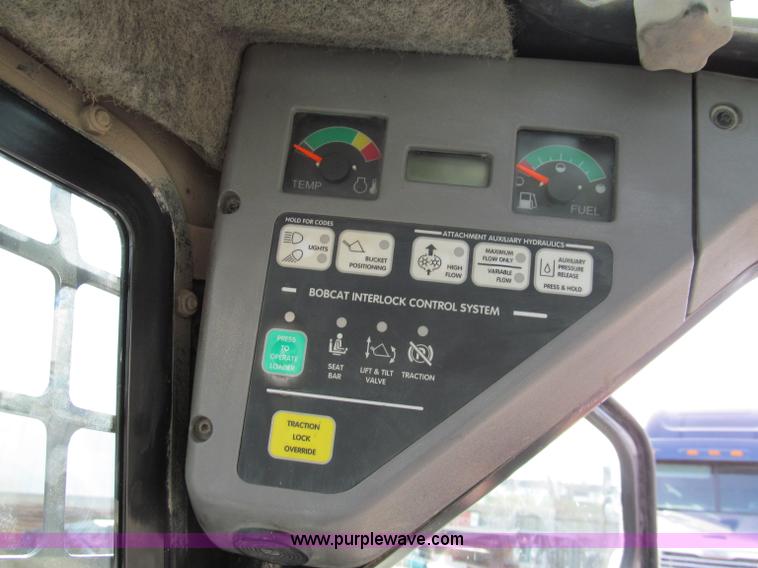 image for item E5788 2007 Bobcat T190 track skid steer