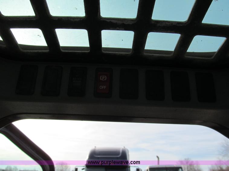 image for item E5788 2007 Bobcat T190 track skid steer