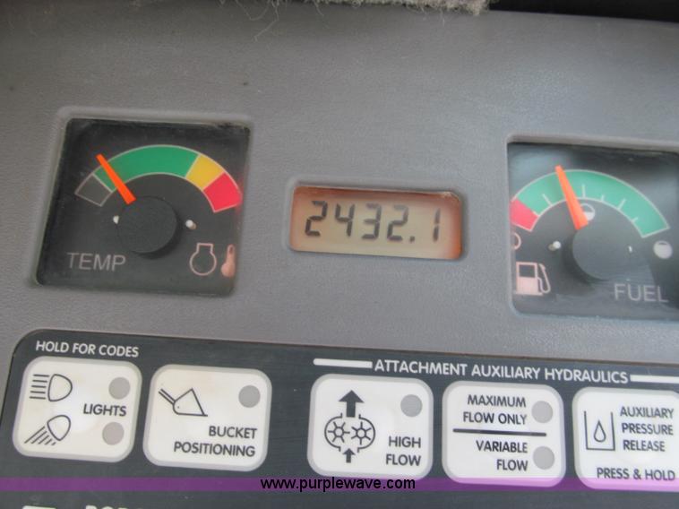 image for item E5788 2007 Bobcat T190 track skid steer