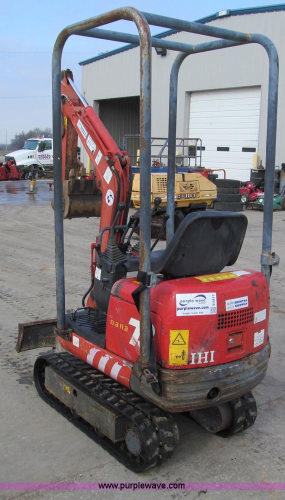 image for item E5817 2001 IHI Nana 7J mini excavator