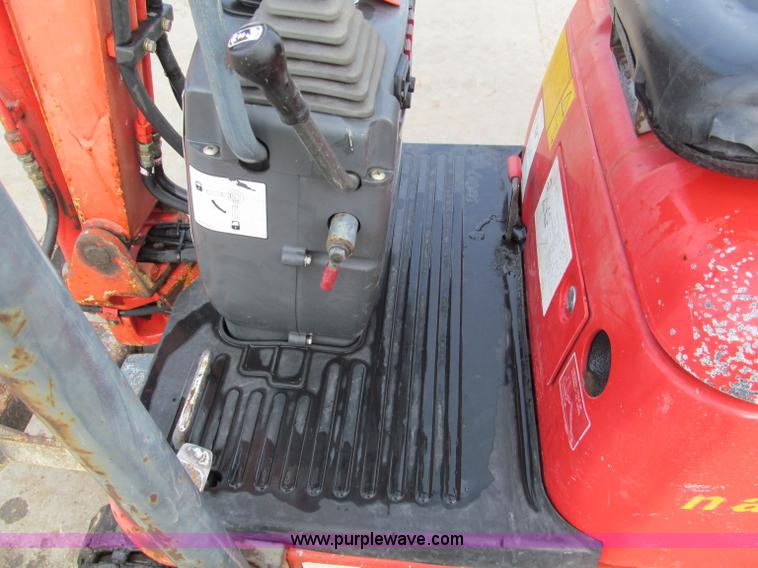 image for item E5817 2001 IHI Nana 7J mini excavator