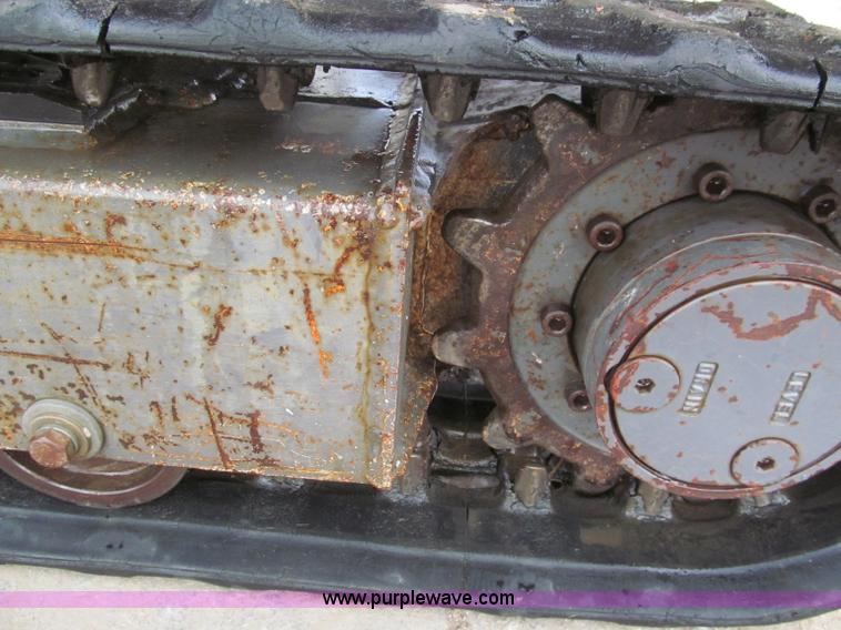 image for item E5817 2001 IHI Nana 7J mini excavator