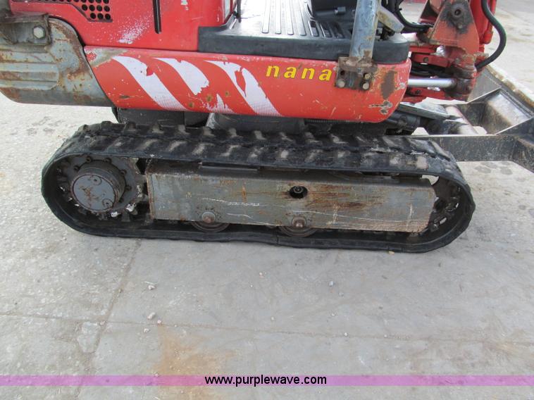 image for item E5817 2001 IHI Nana 7J mini excavator