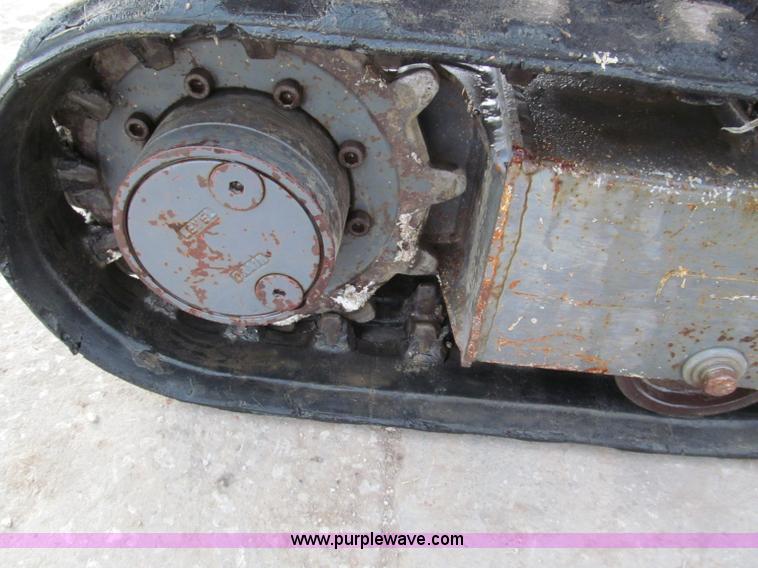 image for item E5817 2001 IHI Nana 7J mini excavator