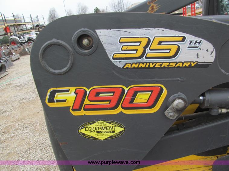 image for item E5818 New Holland C19 track skid steer