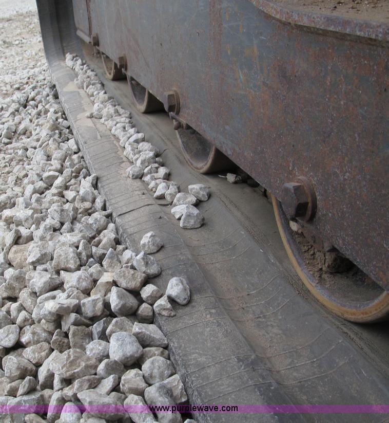 image for item E5818 New Holland C19 track skid steer