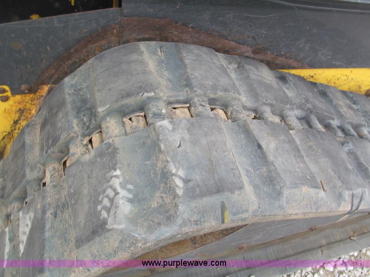 image for item E5818 New Holland C19 track skid steer