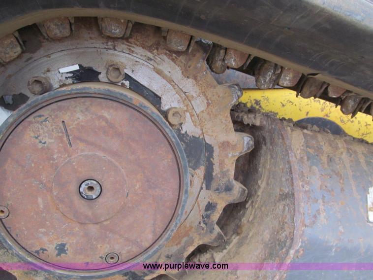 image for item E5818 New Holland C19 track skid steer