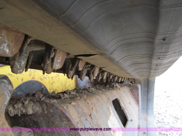 image for item E5818 New Holland C19 track skid steer