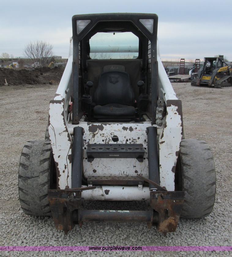 image for item E5821 2000 Bobcat S300 skid steer
