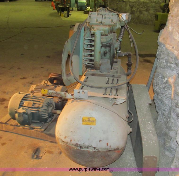 image for item E5826 Avasara 100 gallon air compressor