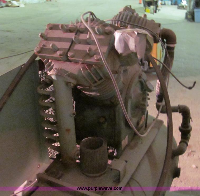 image for item E5826 Avasara 100 gallon air compressor