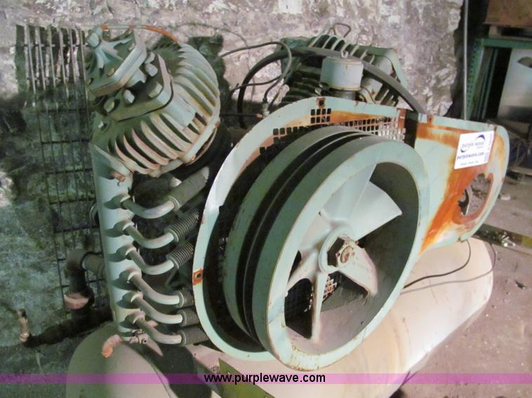 image for item E5826 Avasara 100 gallon air compressor