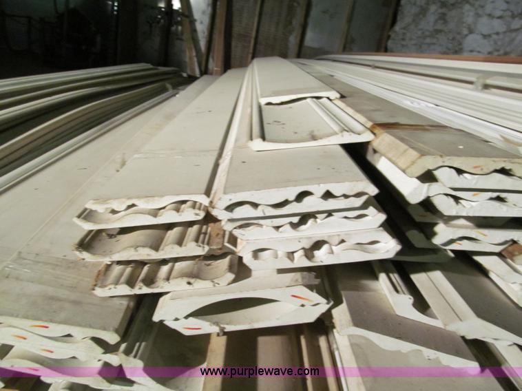 image for item E5827 Assorted 6" and 8" crown molding