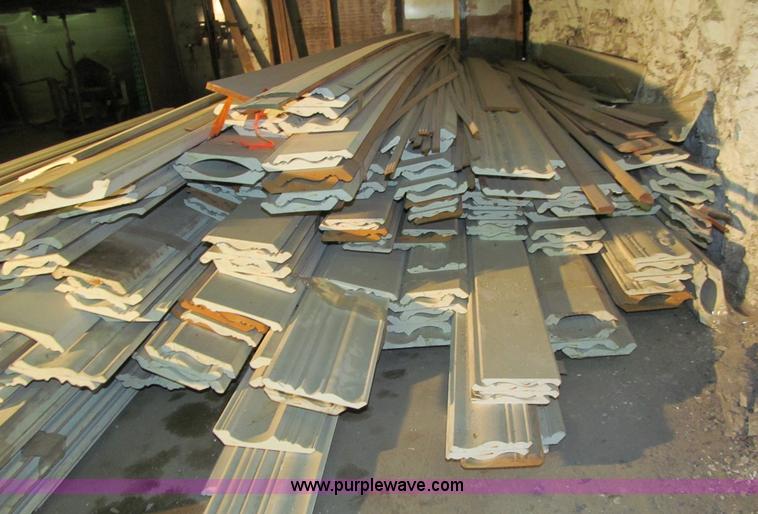 image for item E5827 Assorted 6" and 8" crown molding