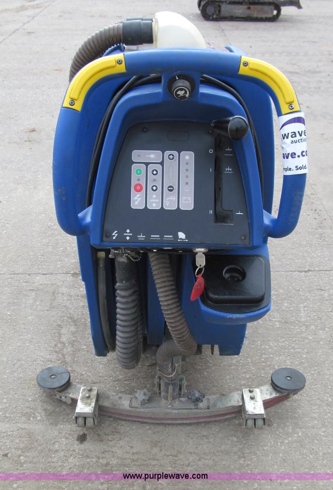 image for item E5830 2007 Clarke Focus L 20 walk-behind 20" auto scrubber