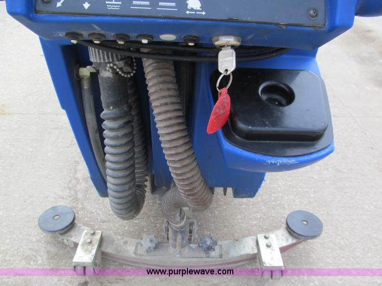 image for item E5830 2007 Clarke Focus L 20 walk-behind 20" auto scrubber