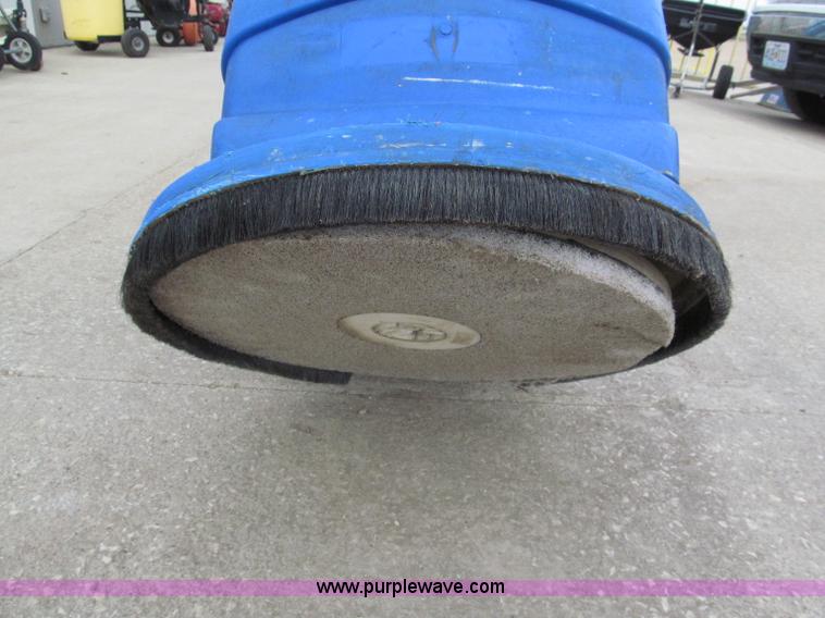 image for item E5830 2007 Clarke Focus L 20 walk-behind 20" auto scrubber