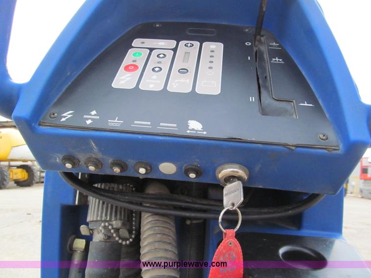 image for item E5830 2007 Clarke Focus L 20 walk-behind 20" auto scrubber