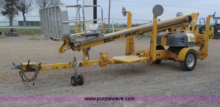 image for item E5832 2005 Bil-jax 3632T pull behind boom