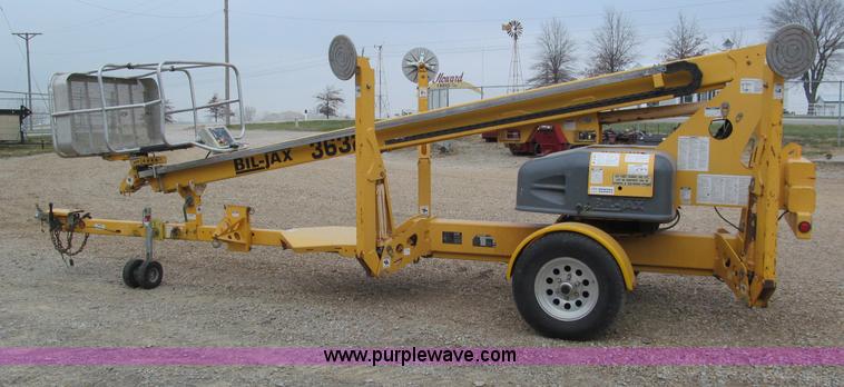 image for item E5832 2005 Bil-jax 3632T pull behind boom
