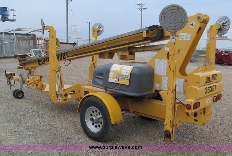 image for item E5832 2005 Bil-jax 3632T pull behind boom