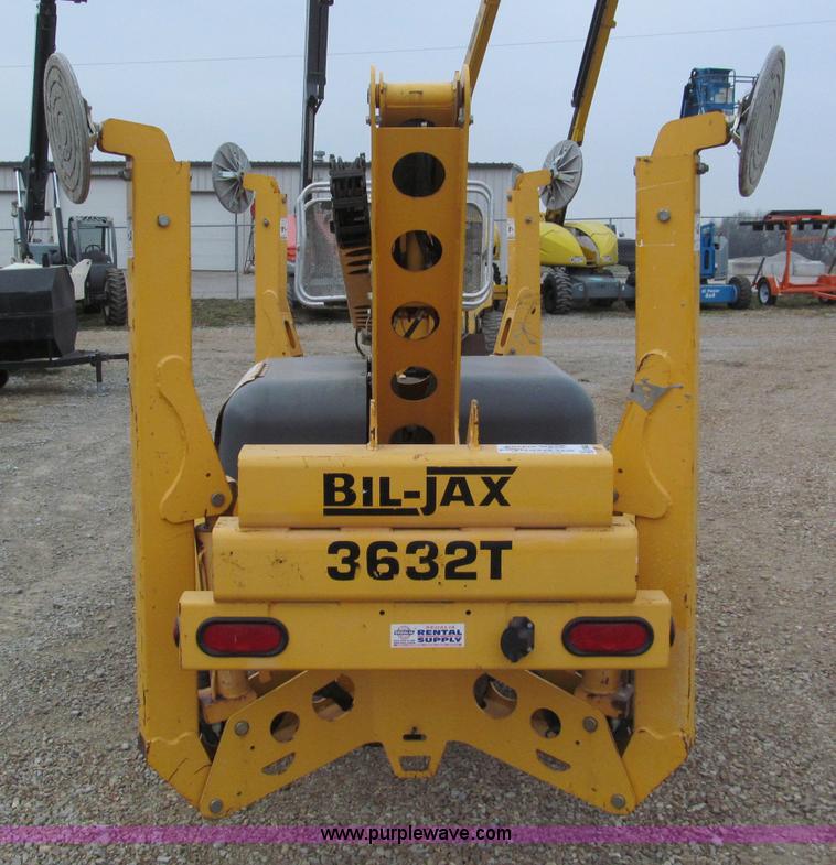 image for item E5832 2005 Bil-jax 3632T pull behind boom