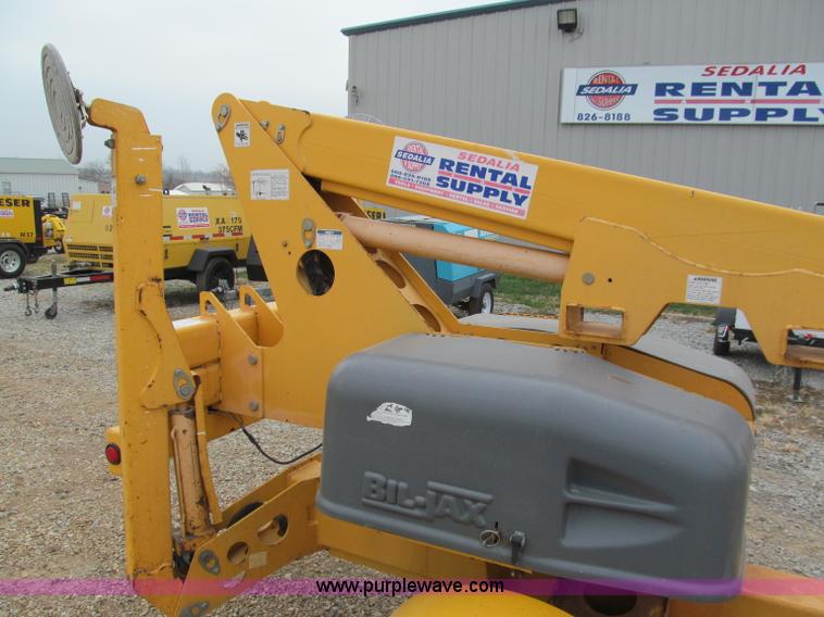 image for item E5832 2005 Bil-jax 3632T pull behind boom