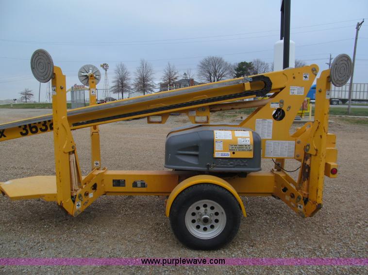 image for item E5832 2005 Bil-jax 3632T pull behind boom