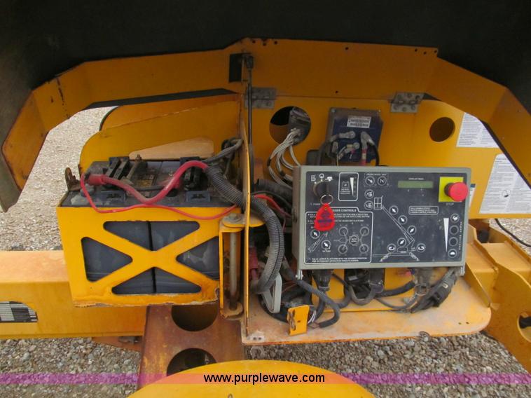 image for item E5832 2005 Bil-jax 3632T pull behind boom