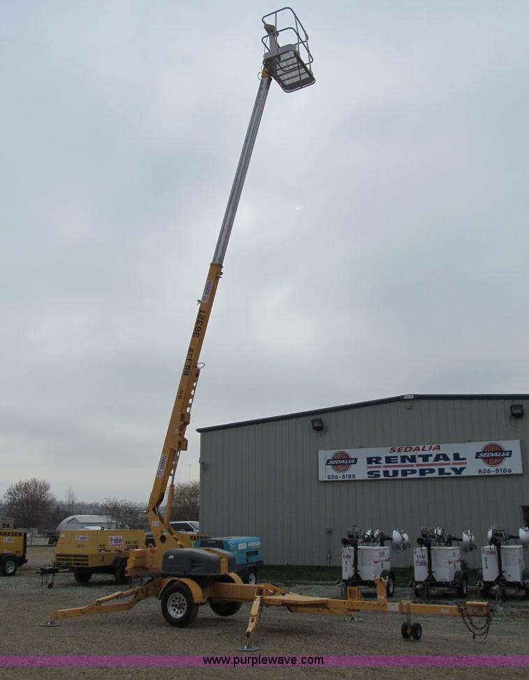 image for item E5832 2005 Bil-jax 3632T pull behind boom