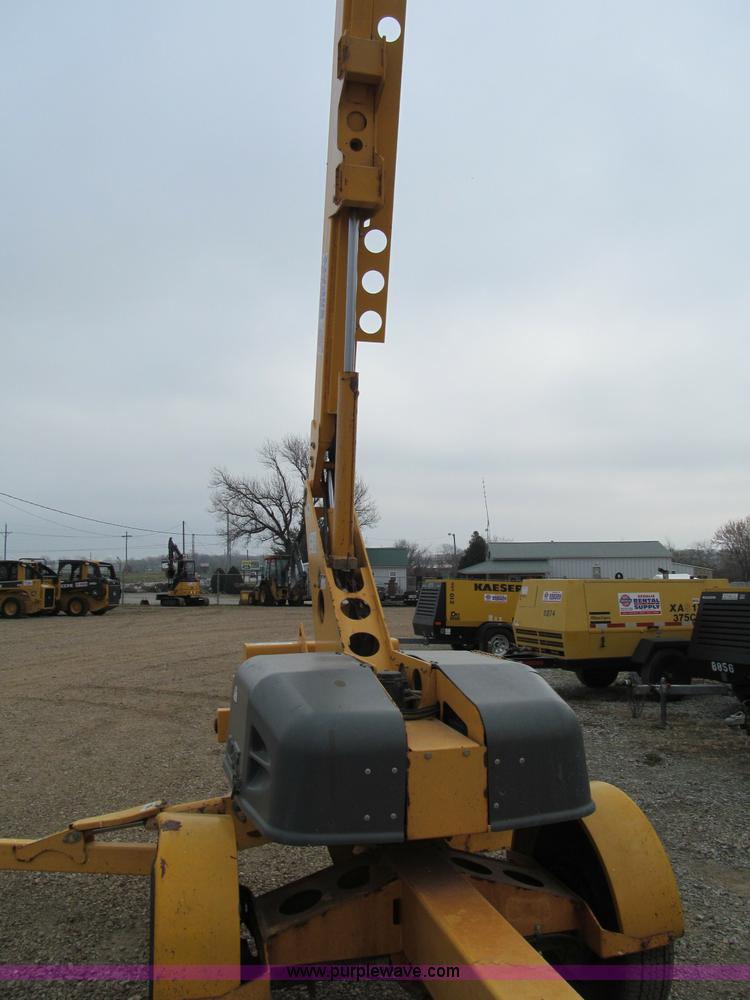 image for item E5832 2005 Bil-jax 3632T pull behind boom