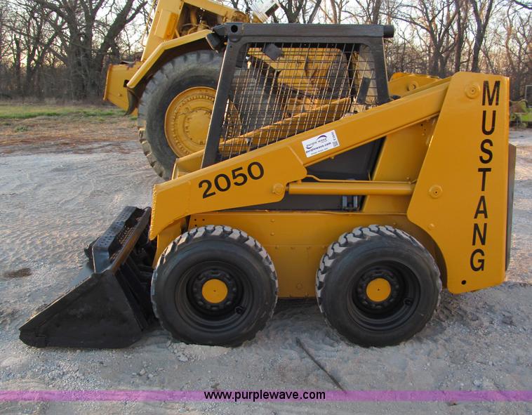image for item E5840 1998 Mustang 2050 skid steer