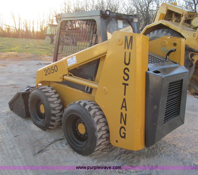 image for item E5840 1998 Mustang 2050 skid steer