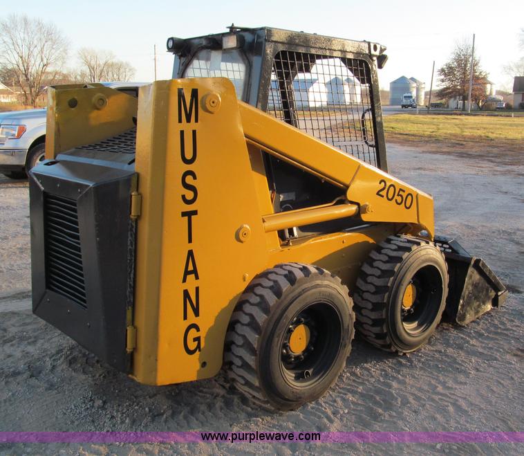 image for item E5840 1998 Mustang 2050 skid steer