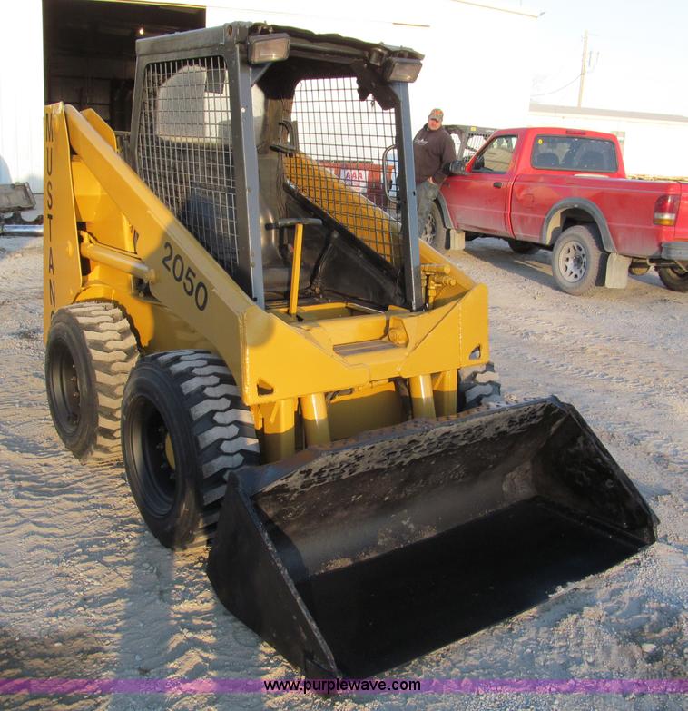 image for item E5840 1998 Mustang 2050 skid steer