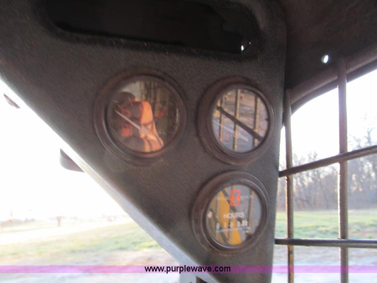 image for item E5840 1998 Mustang 2050 skid steer