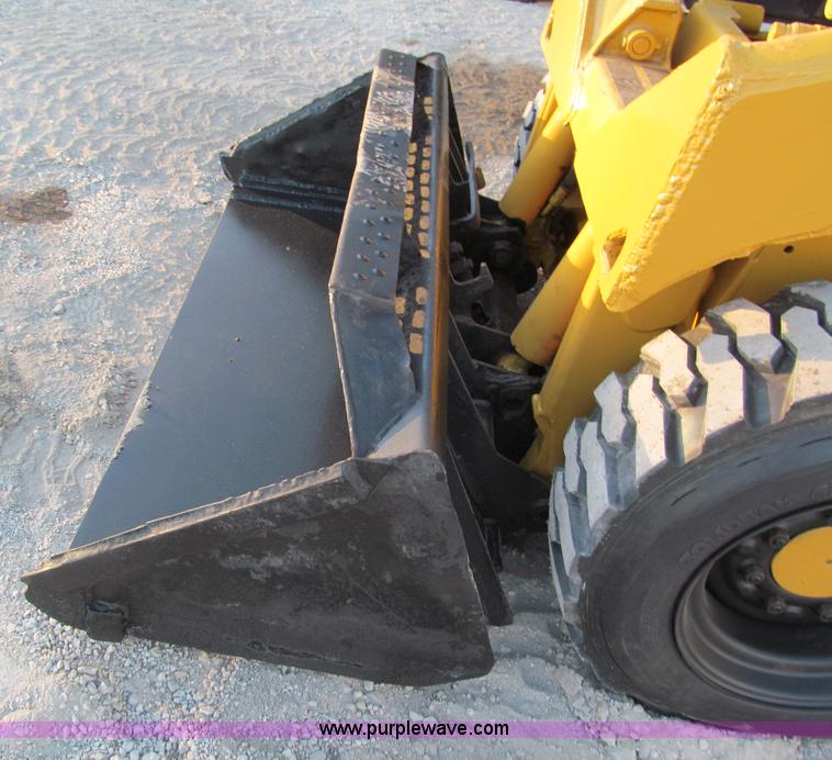 image for item E5840 1998 Mustang 2050 skid steer
